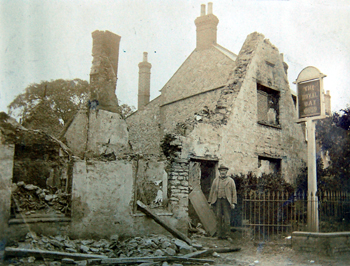 The gutted Royal Oak in September 1902 [AD1082/3]